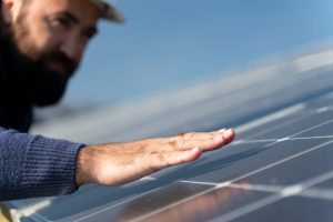 Paneles solares y aerotermia, dos ámbitos elementales para los hogares de hoy